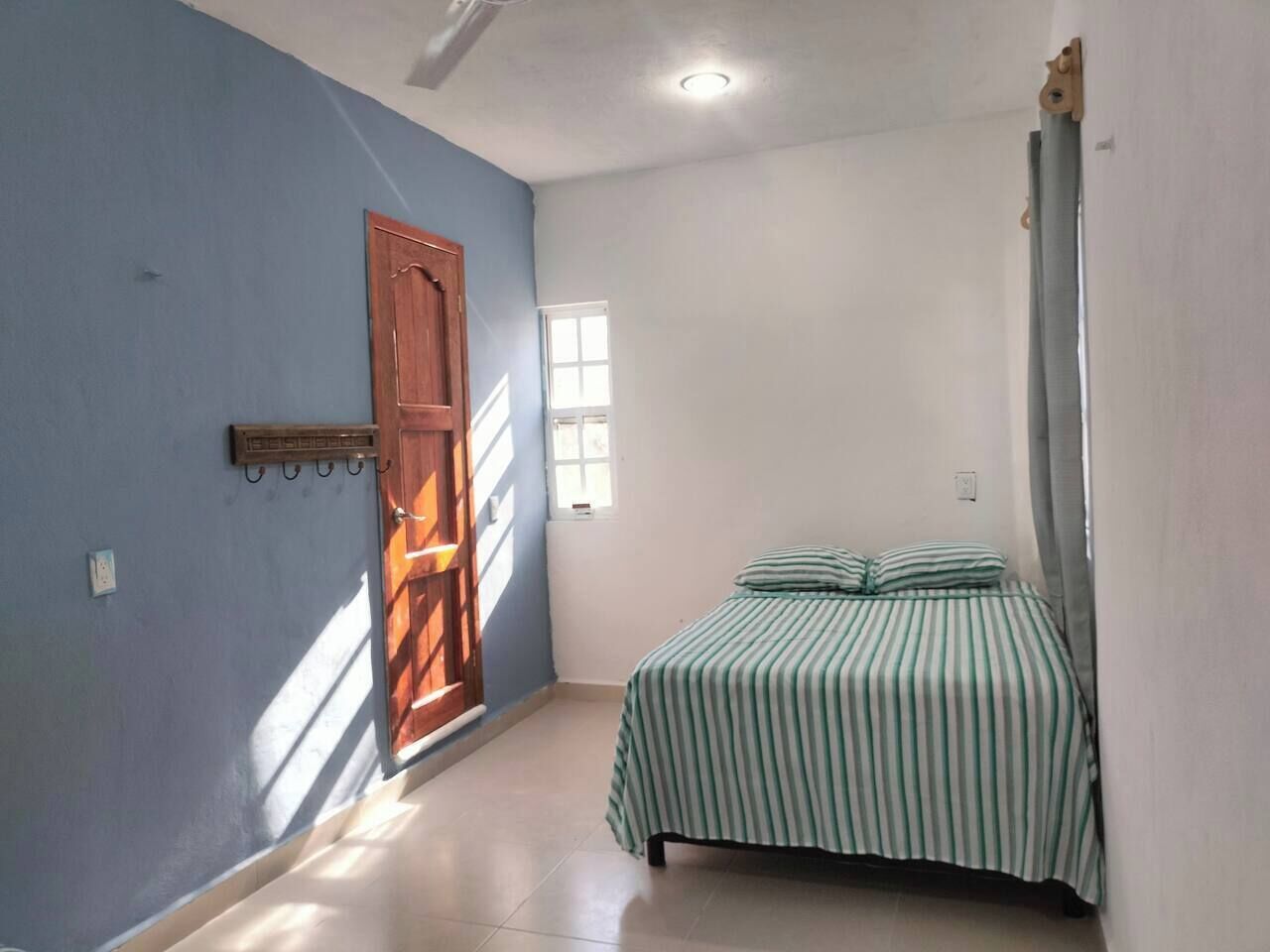 Iron/ironing board, free WiFi, bed sheets, wheelchair access