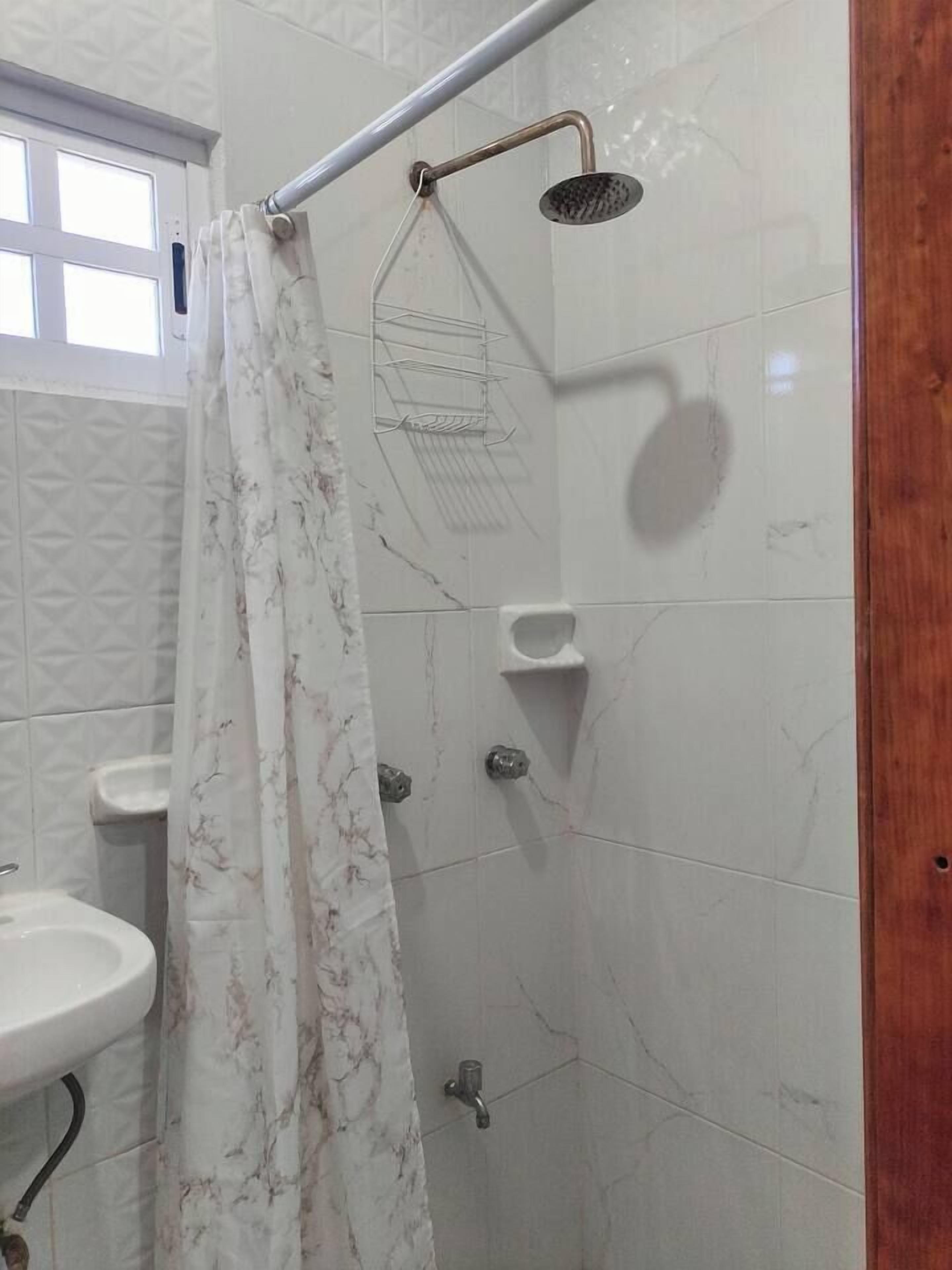 提供毛巾、廁紙