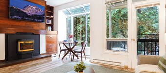 Twin Lakes Retreat | Newly remodeled condo close to Mt. Baker!