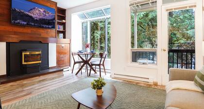 Twin Lakes Retreat | Newly remodeled condo close to Mt. Baker!
