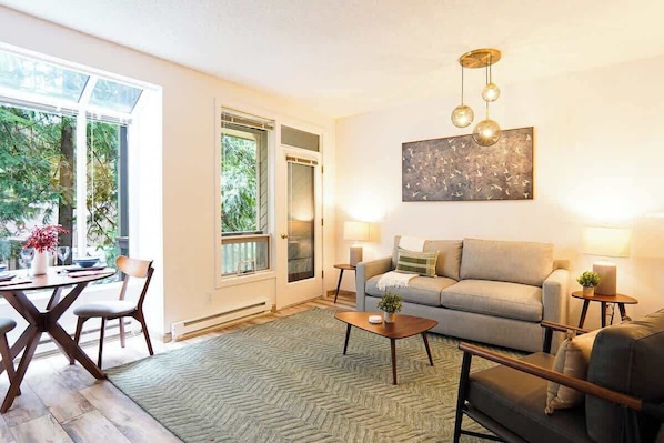 Smart TV, fireplace, offices
