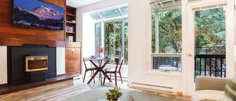 Smart TV, fireplace, offices