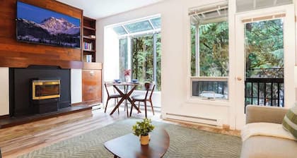 Newly Remodeled Pet Friendly Condo Pool,Sauna,Spa