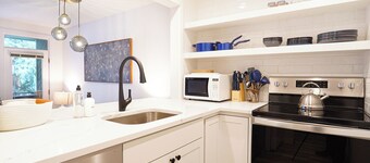Twin Lakes Retreat | Newly remodeled condo close to Mt. Baker!