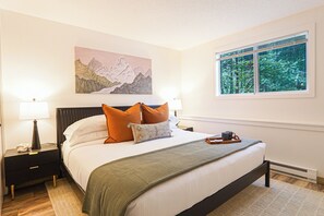 1 bedroom, iron/ironing board, travel cot, free WiFi - Twin Lakes Retreat | Newly remodeled condo close to Mt. Baker! (Glacier)