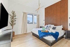 4 habitaciones, escritorio, tabla de planchar con plancha y wifi 