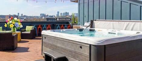 Bañera de hidromasaje exterior