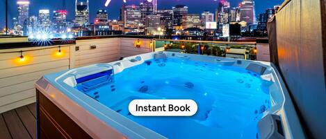 Tina de hidromasaje al aire libre