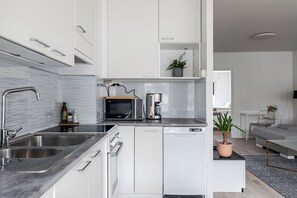 Comfort-Apartment, Stadtblick | Eigene Küche