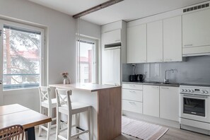 Comfort Apartment, City View | Private kitchen