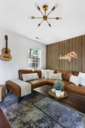 テレビ、書斎 / ワークスペース