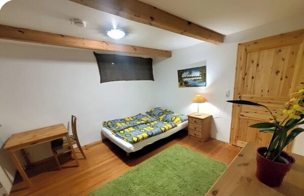 1 bedroom, WiFi, bed sheets