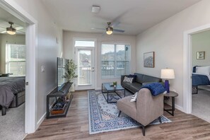 3 bedrooms, desk, iron/ironing board, WiFi