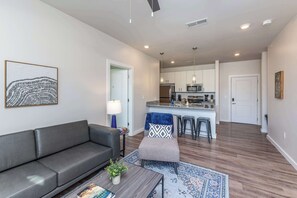 Téléviseur, bureau