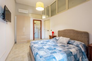 1 soverom, strykejern/-brett, wi-fi (inkludert) og sengetøy