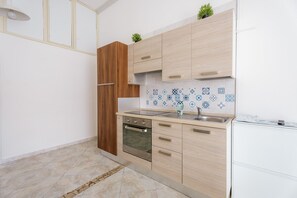 Frigorifero, pentole/stoviglie/utensili