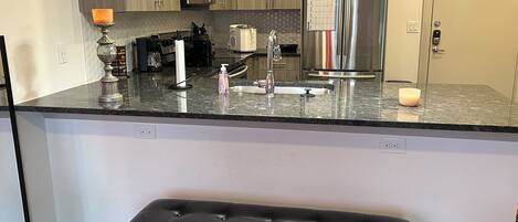 Micro-ondes, four, plaque de cuisson, lave-vaisselle