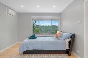 1 slaapkamer, een strijkplank/strijkijzer, wifi, beddengoed