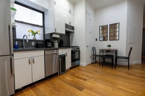 Standard Suite | Private kitchen | Fridge, microwave, oven, stovetop