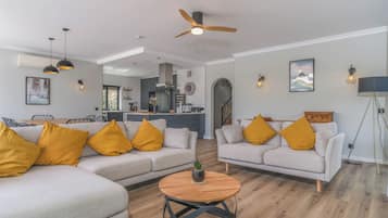 Smart TV, fireplace, table tennis