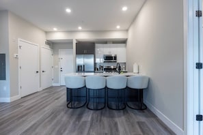 778f40e8 fdbd 46ce b209 0c1772100c46 - Classy Condo w Rooftop NYC Views & Parking (Jersey City)
