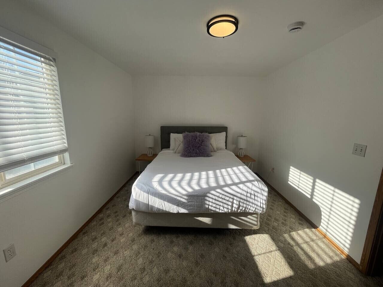 2 bedrooms, desk, iron/ironing board, travel crib