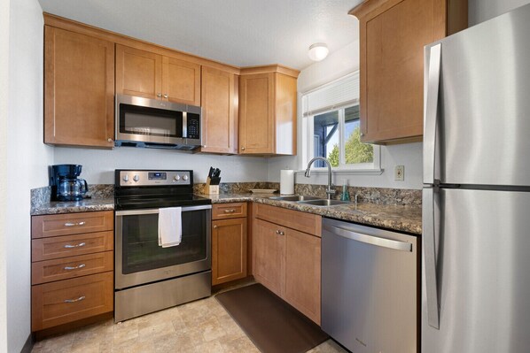 Fridge, microwave, oven, stovetop