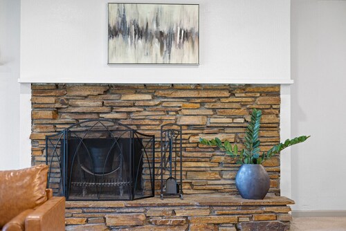 Siesta Sunset | Pet-Friendly • Fenced Yard • Fireplace • Patio BBQ • NEW FLOORS