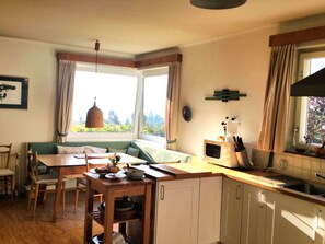 Dining - Country house with stunning views near lakes (Ludmannsdorf)