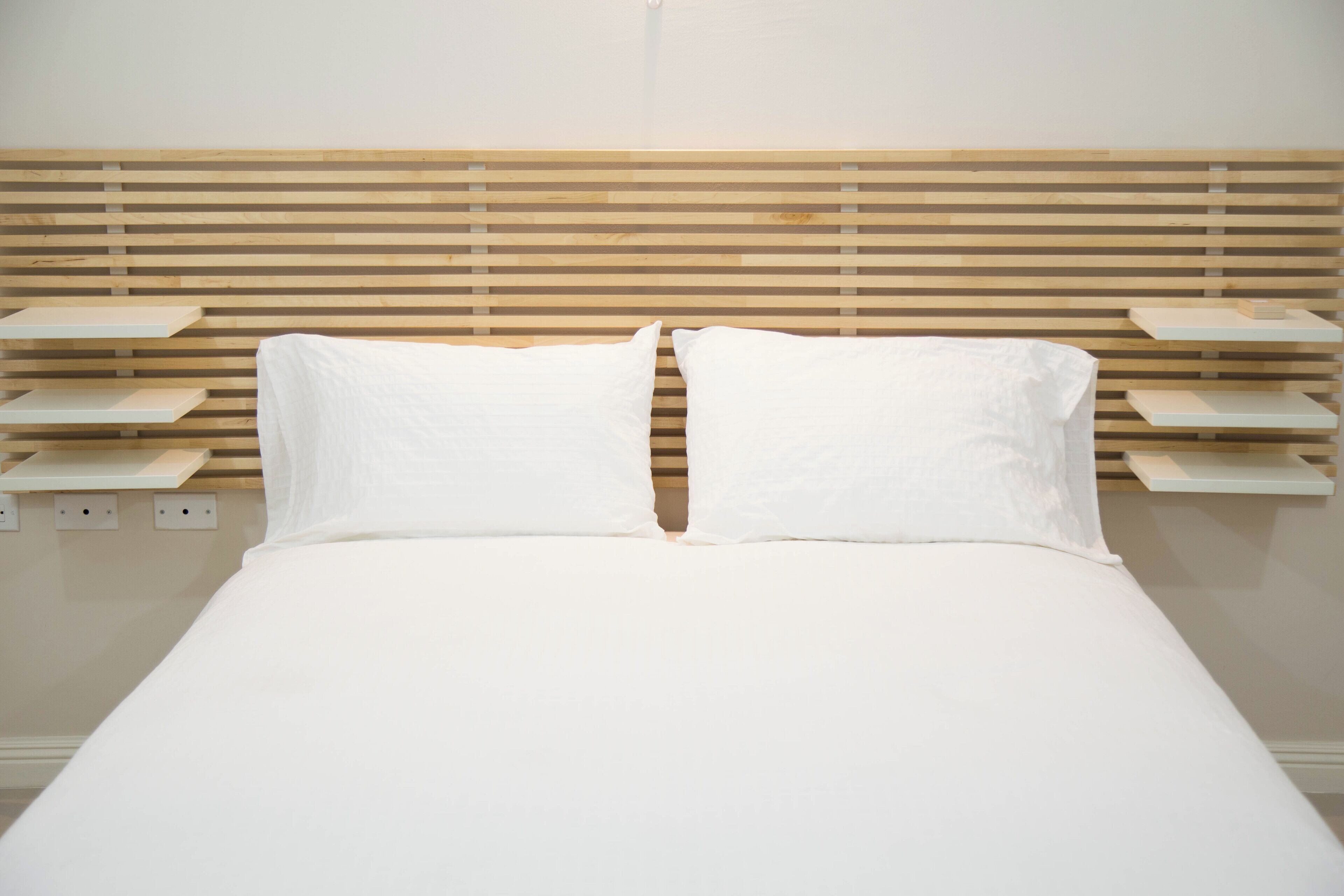 Superior-studio, näköala puutarhaan | Työpöytä, kannettavalle tietokoneelle sopiva työtila, pimennysverhot