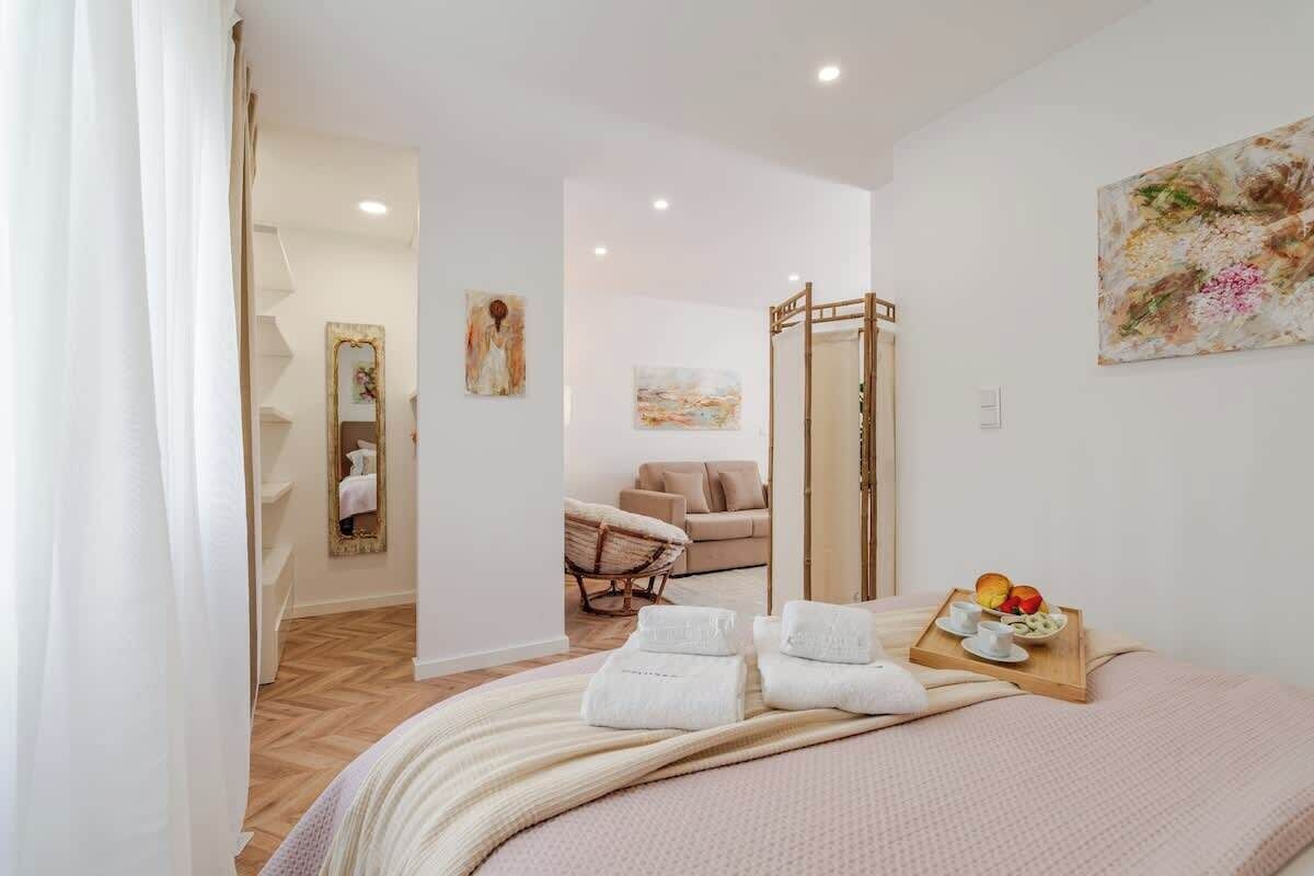 1 chambre, fer et planche à repasser, lit parapluie, Wi-Fi gratuit