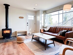 Smart TV, fireplace, music library