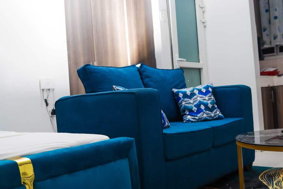 Suite monolocale Comfort, vista città | 1 camera, Wi-Fi gratuito