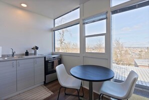 Fridge, microwave, oven, stovetop - Free Parking Walk 2 Hospitals...Saves 25+ per day (Spokane)