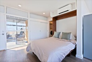 1 bedroom, iron/ironing board, travel cot, free WiFi - Free Parking Walk 2 Hospitals...Saves 25+ per day (Spokane)