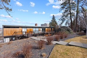 Terrace/patio - Free Parking Walk 2 Hospitals...Saves 25+ per day (Spokane)