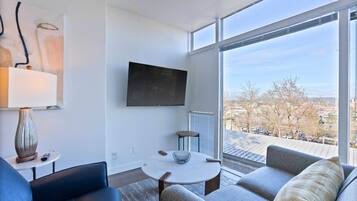 Smart TV, books