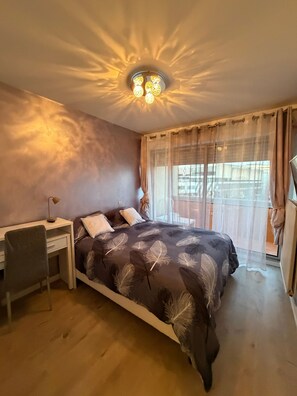 3 chambres, fer et planche à repasser, accès Internet