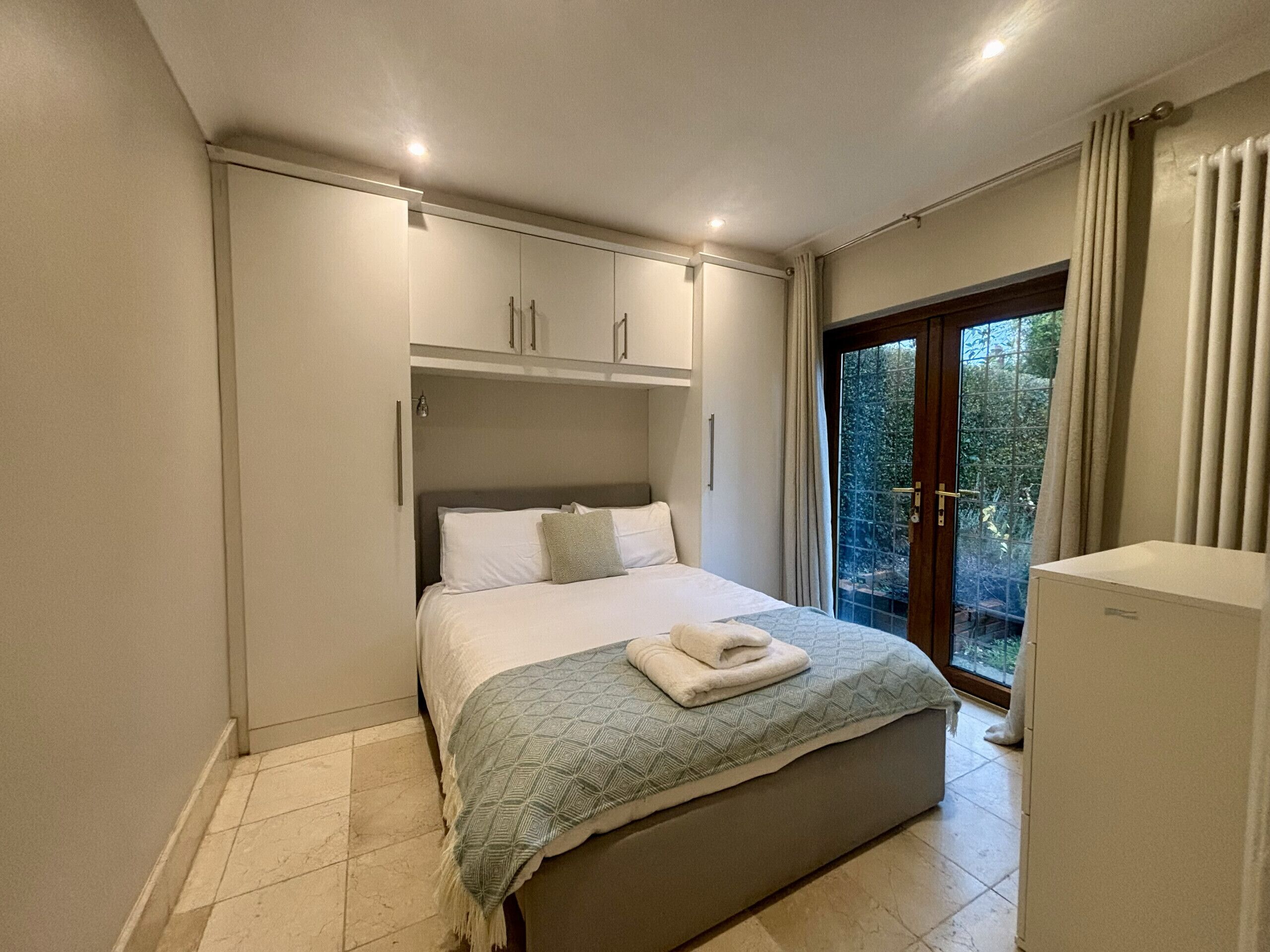 5 chambres, fer et planche à repasser, Wi-Fi gratuit, draps fournis