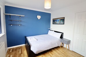 4 bedrooms, iron/ironing board, free WiFi, bed sheets