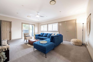 Living Area + Smart TV