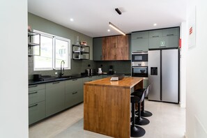 Fridge, microwave, oven, dishwasher