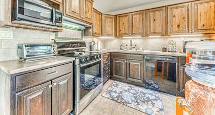 1 Mi to Alto Lake: Mtn-View Home w/ Large Yard!