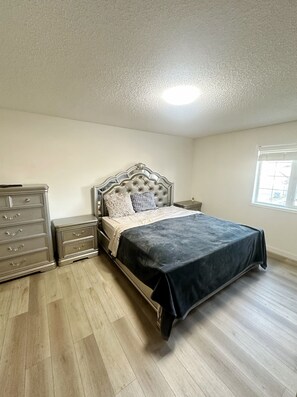 5 chambres, fer et planche à repasser, Wi-Fi, literie fournie