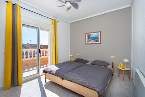 3 bedrooms, iron/ironing board, free WiFi, bed sheets