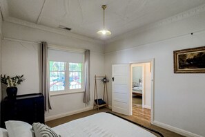 3 bedrooms, iron/ironing board, travel crib, WiFi