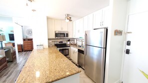 電子レンジ、オーブン、コンロ、食器洗い機