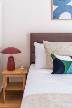 3 bedrooms, desk, iron/ironing board, free WiFi
