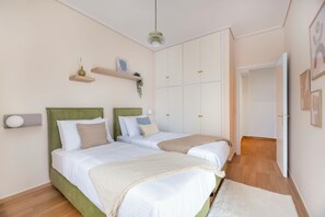 3 bedrooms, desk, iron/ironing board, free WiFi