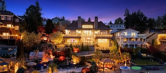 5BR 4BA - Waterfront, Hot-tub, Pool table, Kayaks, Fire tables. luxeatlouise.com